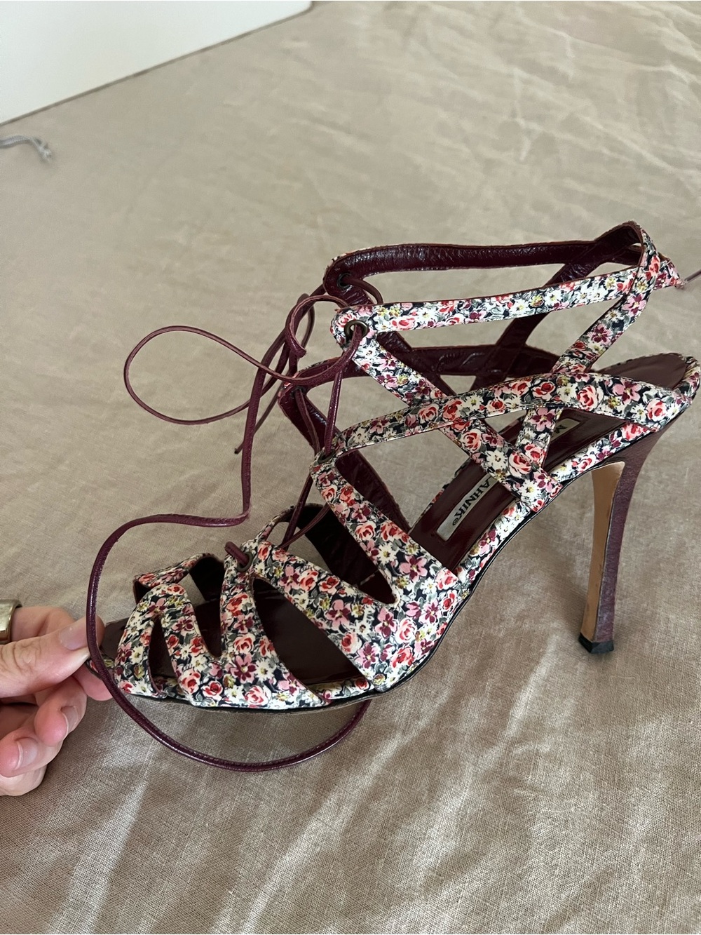 EUC Manolo Blahnik Rare Vintage Netochaka Floral Printed Lace-Up Sandals 38 - Picture 3 of 11